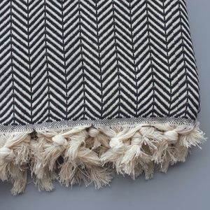 Riviere Bedding - Black and Cream Chevron Throw Blanket Riviere Bedding - Black and Cream Chevron Throw Blanket